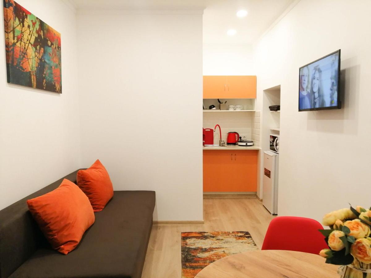 Світло Цілодобово Apartments In The City Center Львов Экстерьер фото
